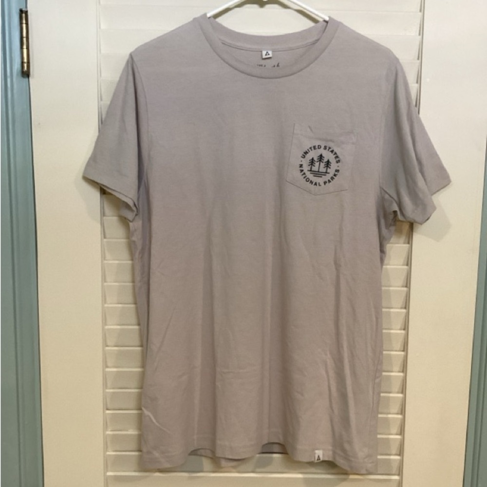 The Landmark Project SZ. Large gray/beige Graphic Tee
